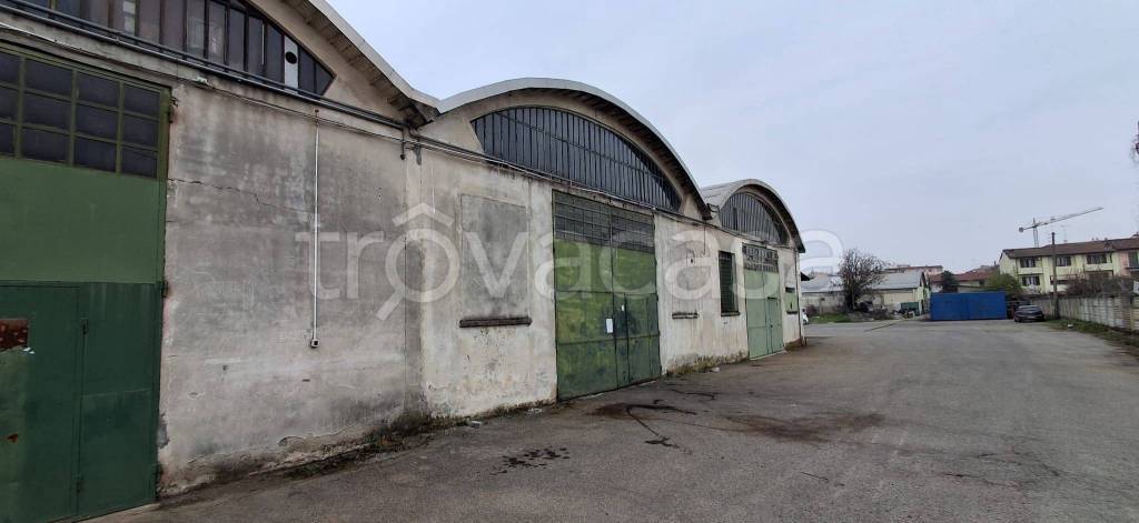 locale commerciale in affitto a Vigevano