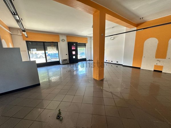 locale commerciale in affitto a Vigevano in zona Piccolini