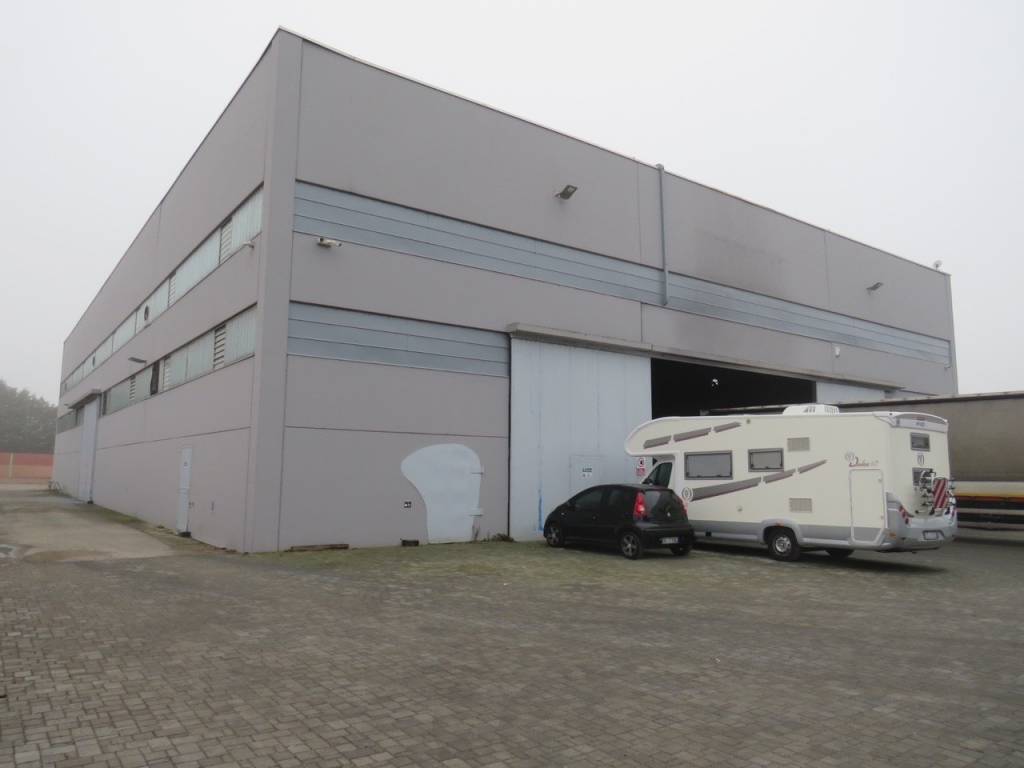 locale commerciale in affitto a Vigevano