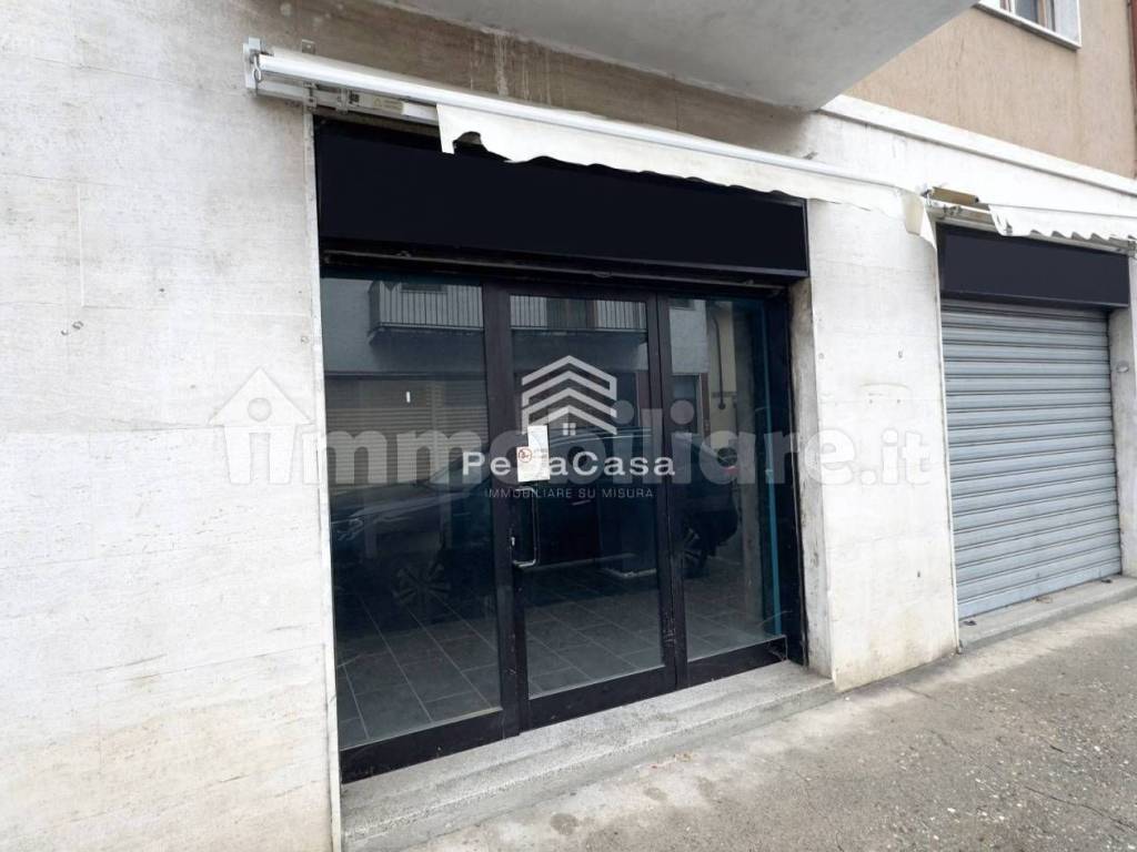 negozio in affitto a Vigevano in zona Piccolini