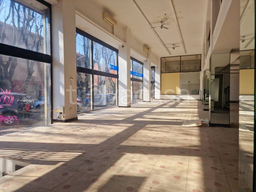 locale commerciale in affitto a Vigevano