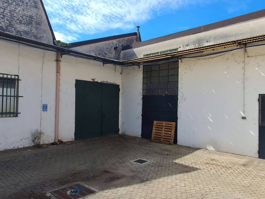 locale commerciale in affitto a Vigevano