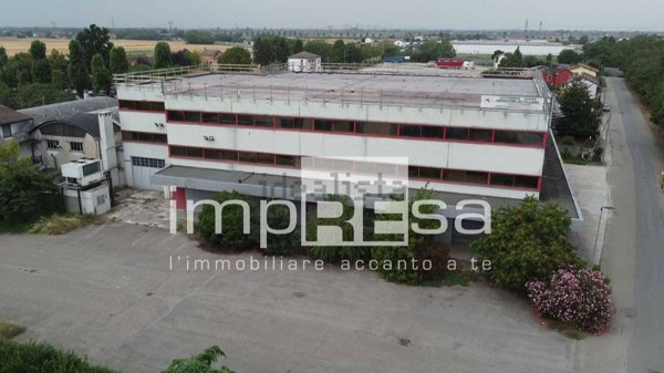 locale di sgombero in affitto a Voghera