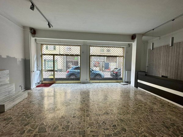 negozio in affitto a Voghera