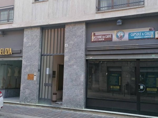 negozio in affitto a Voghera