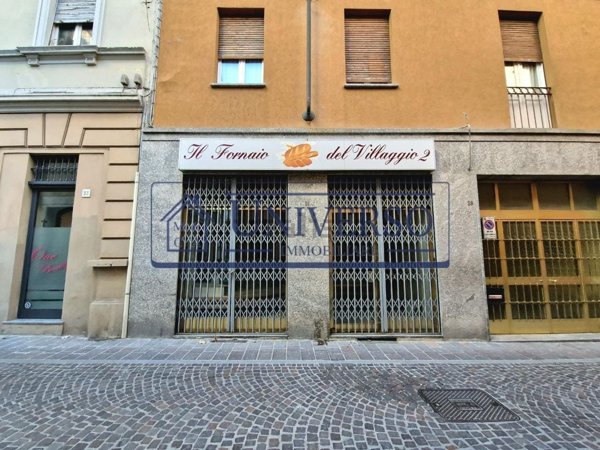 negozio in affitto a Voghera
