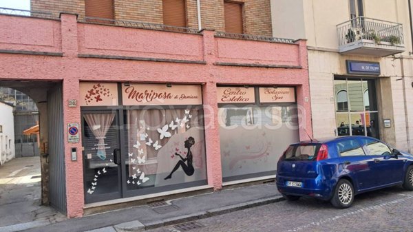 negozio in affitto a Voghera