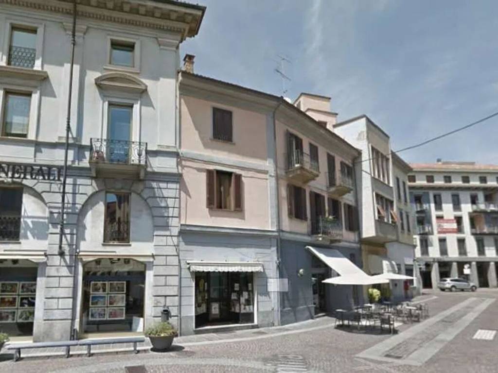 negozio in affitto a Voghera