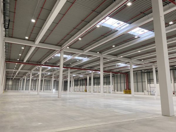 locale commerciale in affitto a Voghera in zona Campoferro