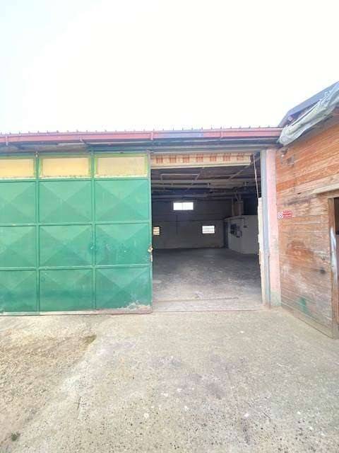 locale commerciale in affitto a Voghera