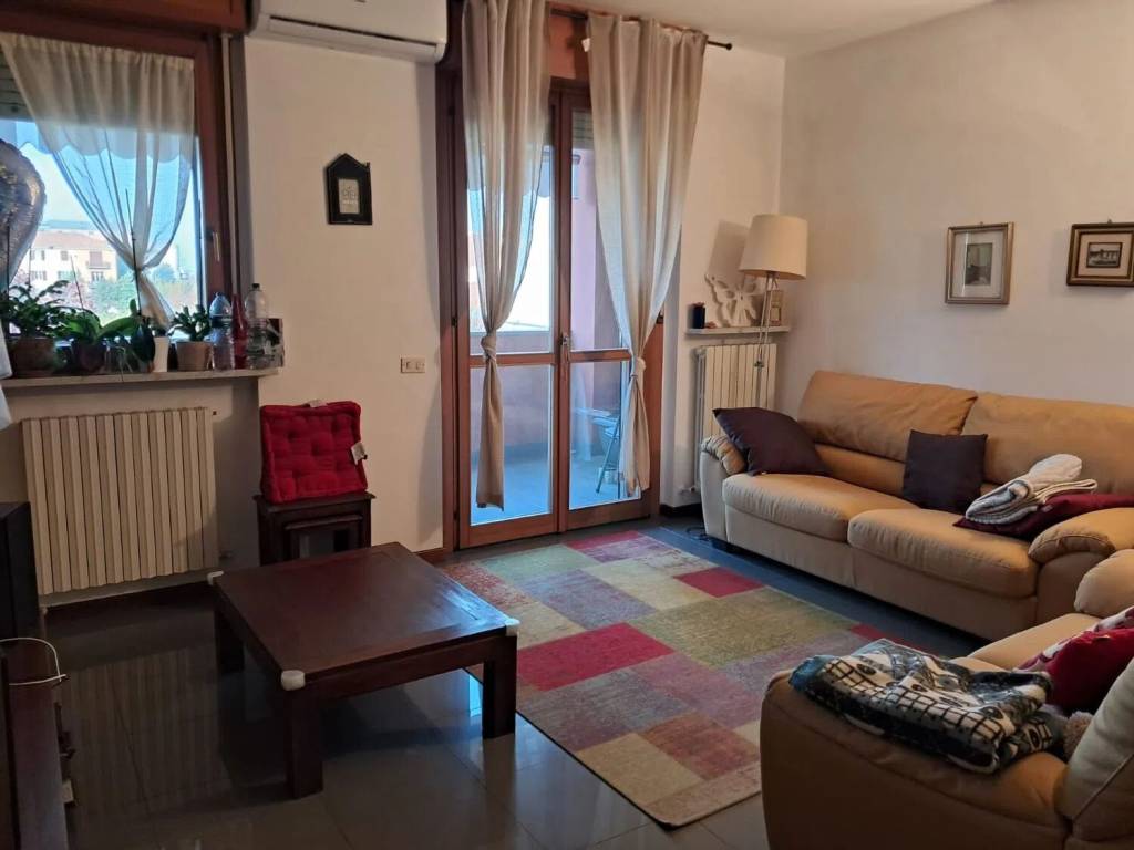 appartamento in affitto a Voghera in zona Campoferro