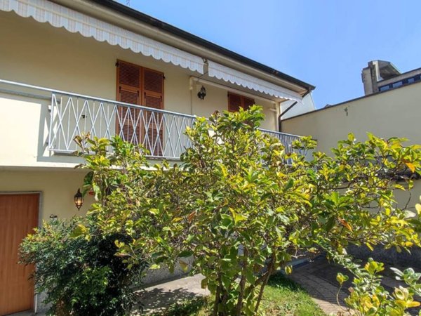 casa indipendente in affitto a Voghera