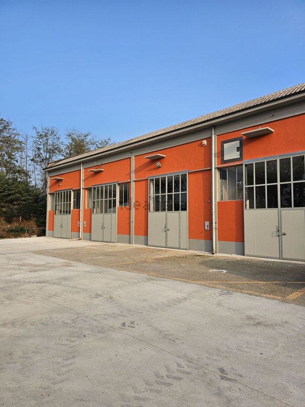 capannone in affitto a Voghera