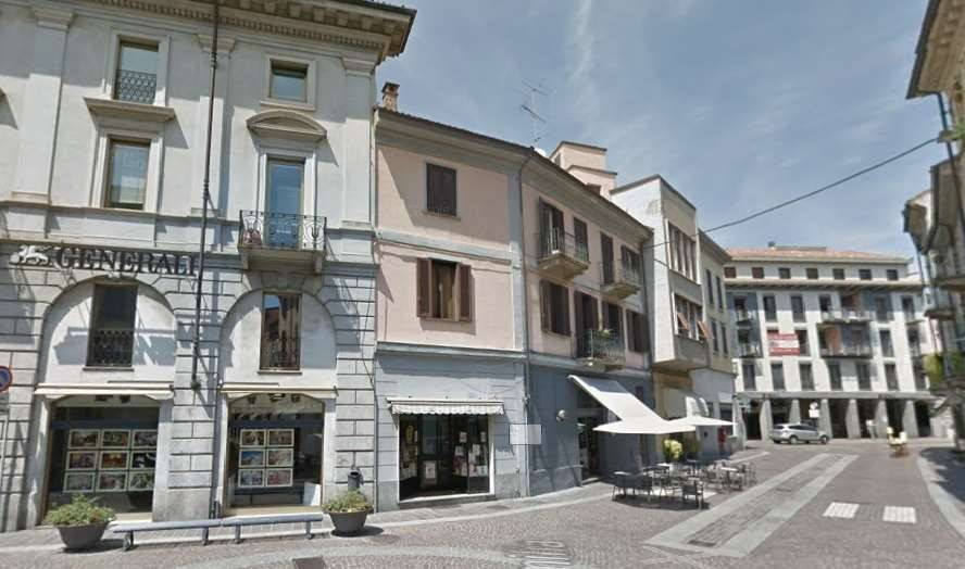 negozio in affitto a Voghera