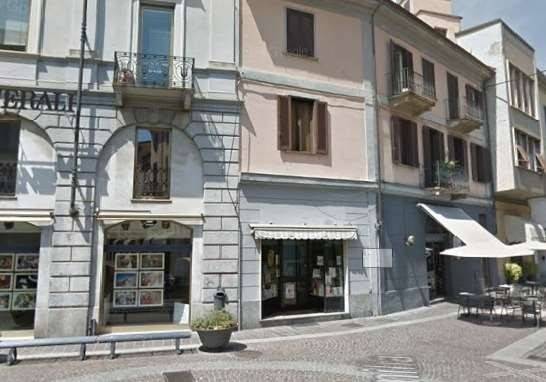 negozio in affitto a Voghera