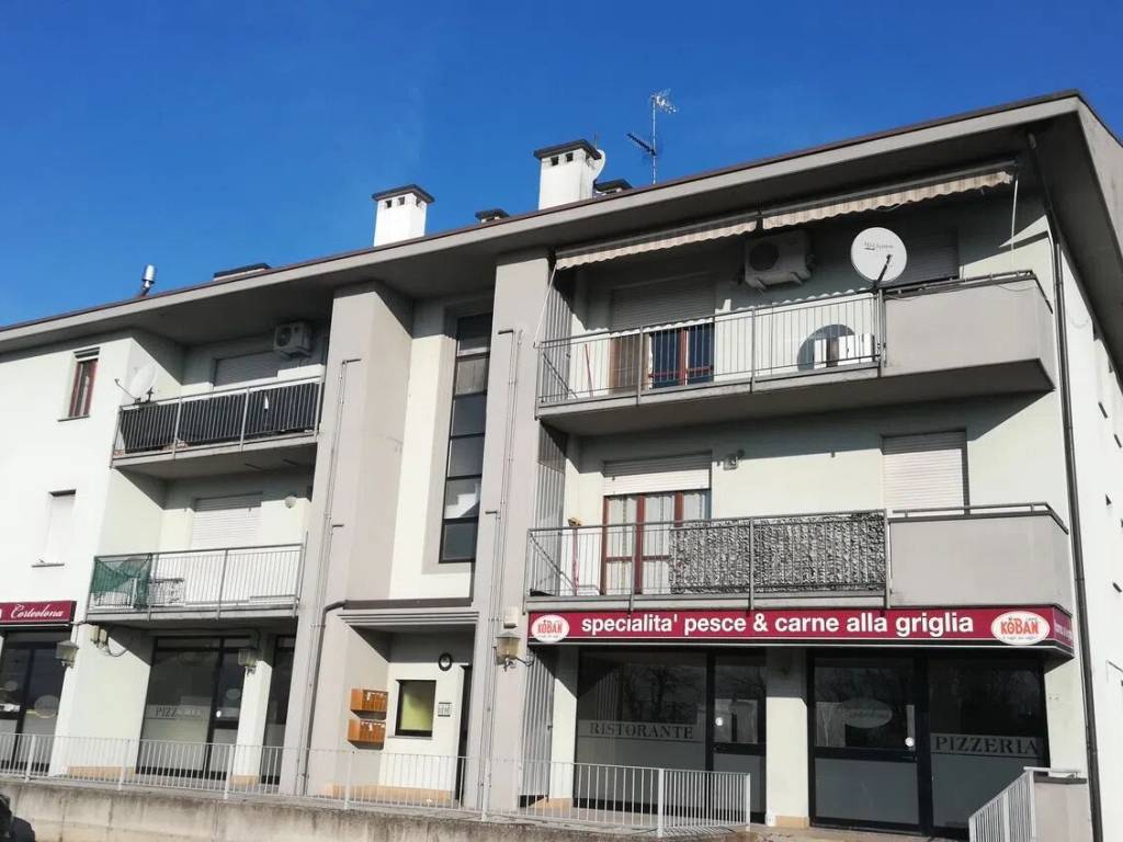 negozio in affitto a Corteolona e Genzone
