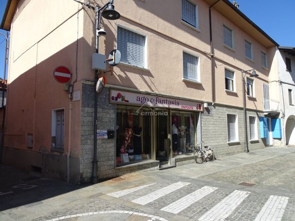 locale commerciale in affitto a Mathi