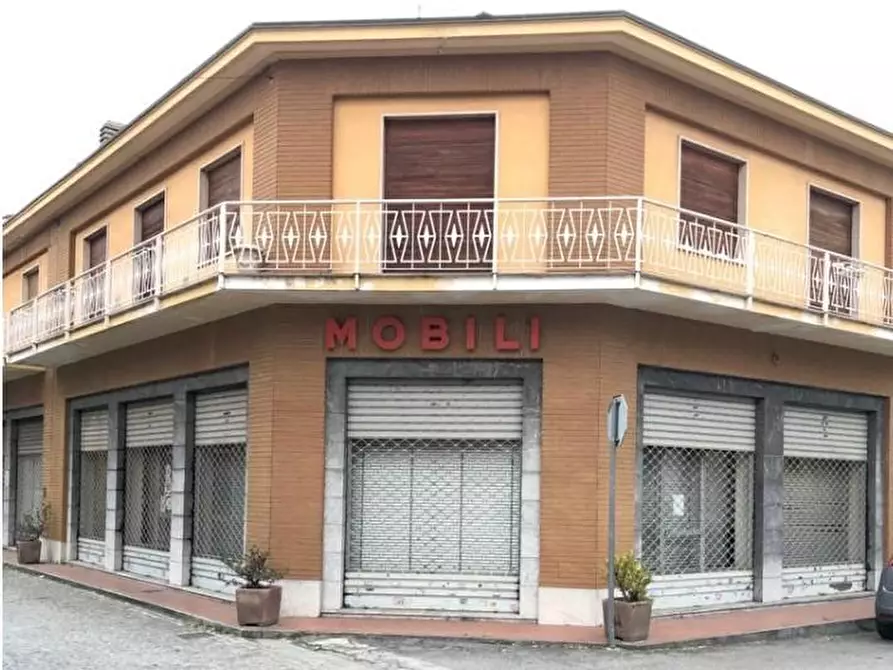 negozio in affitto a Mathi