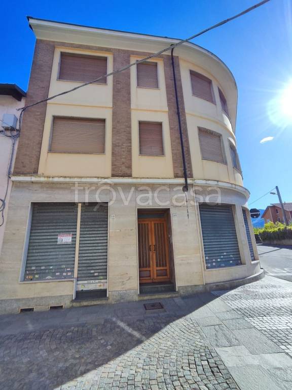 negozio in affitto a Mathi