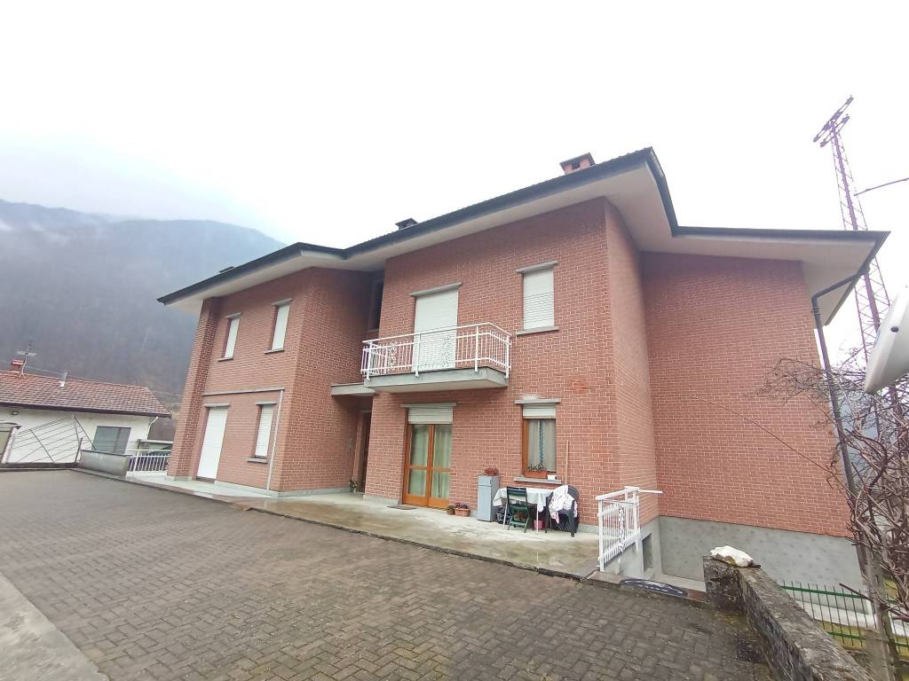 appartamento in affitto a Mezzenile in zona Villa Inferiore