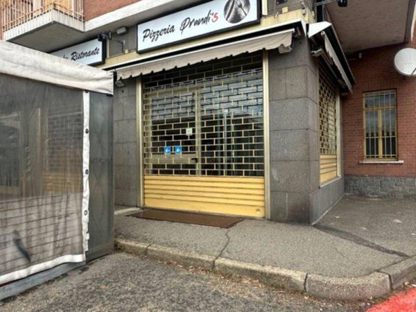 negozio in vendita a Moncalieri