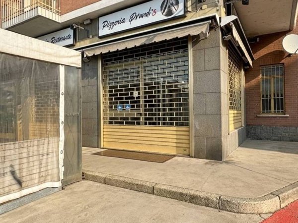 negozio in vendita a Moncalieri