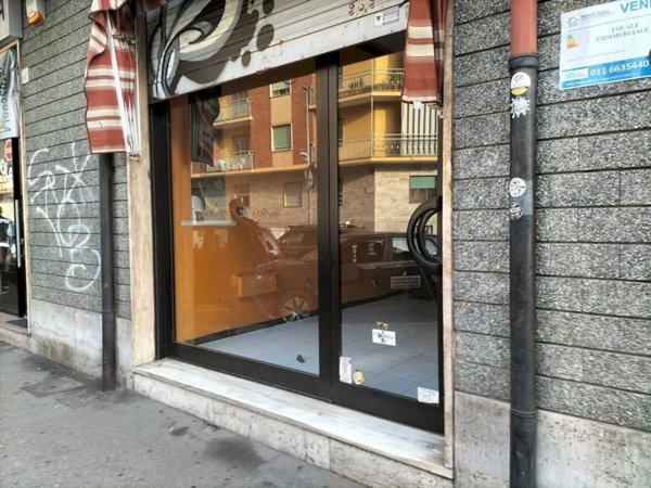 locale commerciale in affitto a Moncalieri in zona Borgo San Pietro