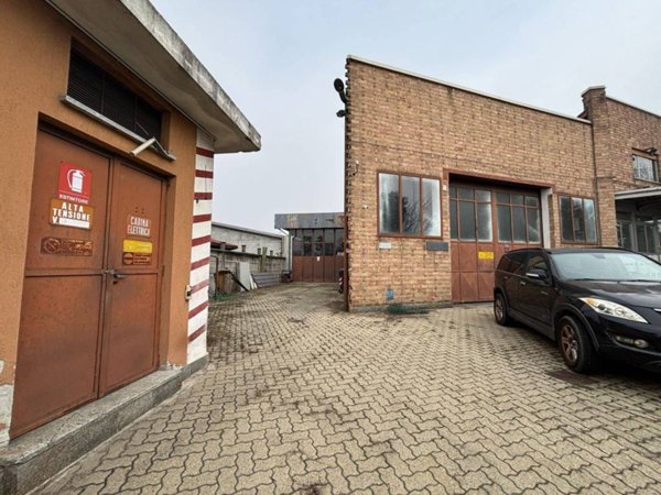 locale commerciale in affitto a Moncalieri