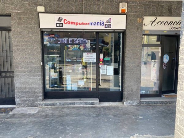 negozio in affitto a Moncalieri in zona Testona