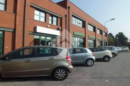 negozio in affitto a Moncalieri