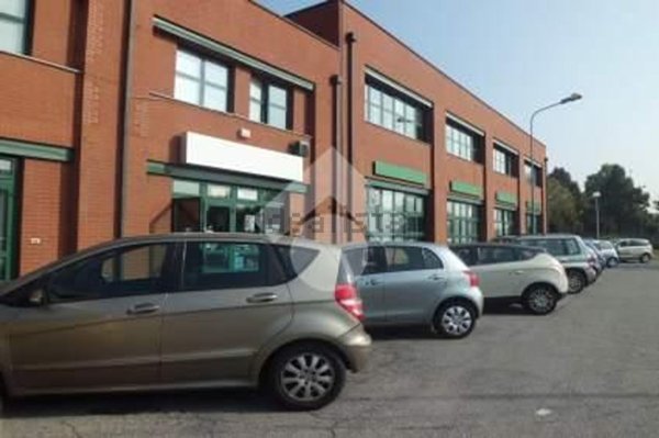 locale commerciale in affitto a Moncalieri