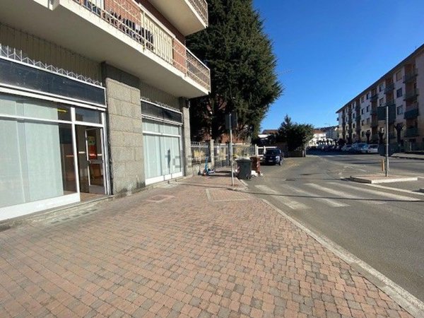 locale commerciale in affitto a Moncalieri