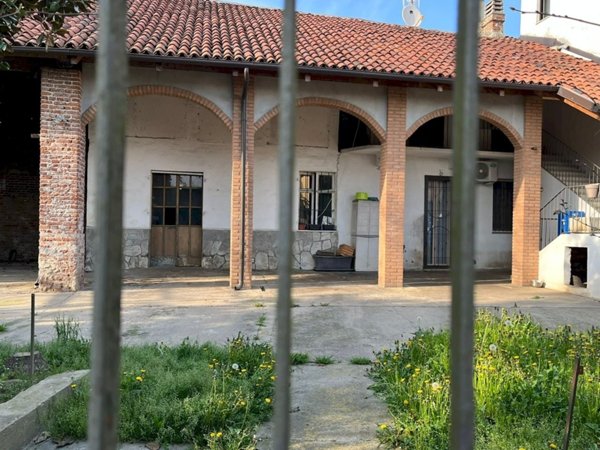 casa indipendente in affitto a Moncalieri in zona Barauda
