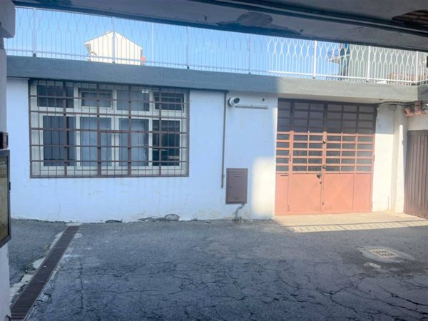locale commerciale in affitto a Moncalieri