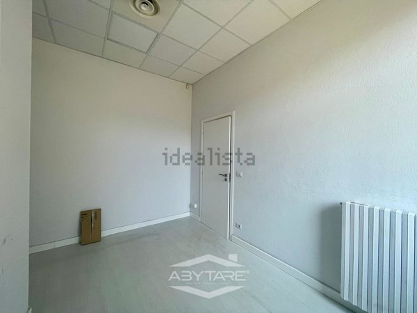 locale commerciale in affitto a Moncalieri