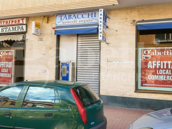 negozio in affitto a Moncalieri