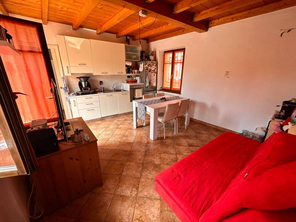 appartamento in affitto a Moncalieri in zona Barauda