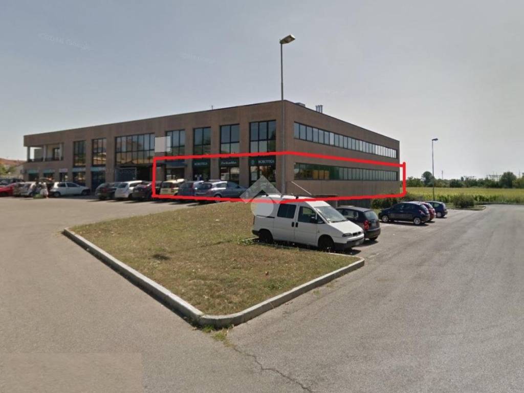 negozio in affitto a Moncalieri in zona Testona