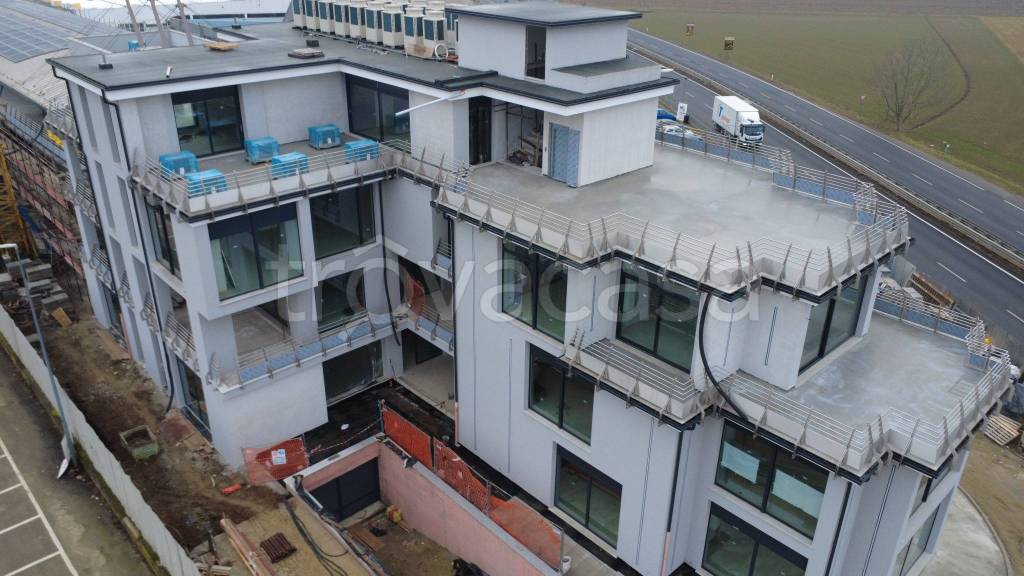 negozio in affitto a Moncalieri