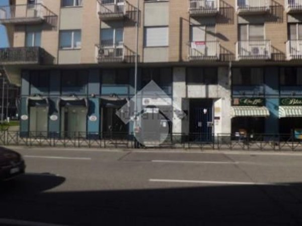locale commerciale in affitto a Moncalieri