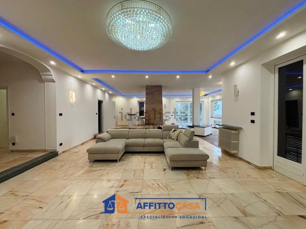 casa indipendente in affitto a Moncalieri in zona Revigliasco