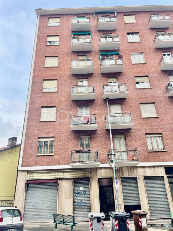 negozio in affitto a Moncalieri