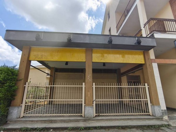 negozio in affitto a Moncalieri
