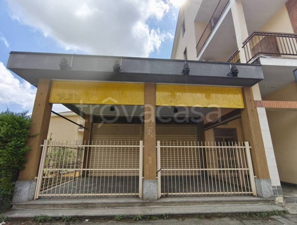 negozio in affitto a Moncalieri
