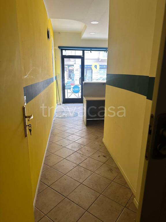 negozio in affitto a Moncalieri