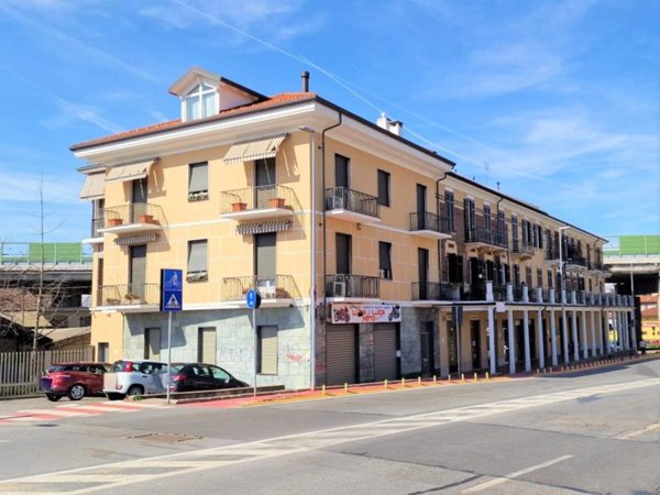 negozio in affitto a Moncalieri