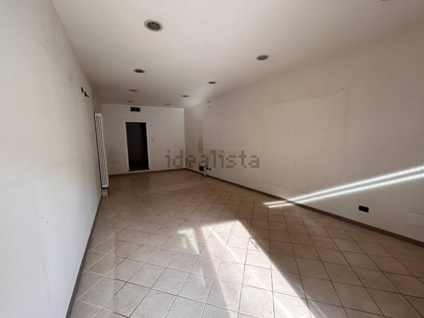 locale commerciale in affitto a Moncalieri