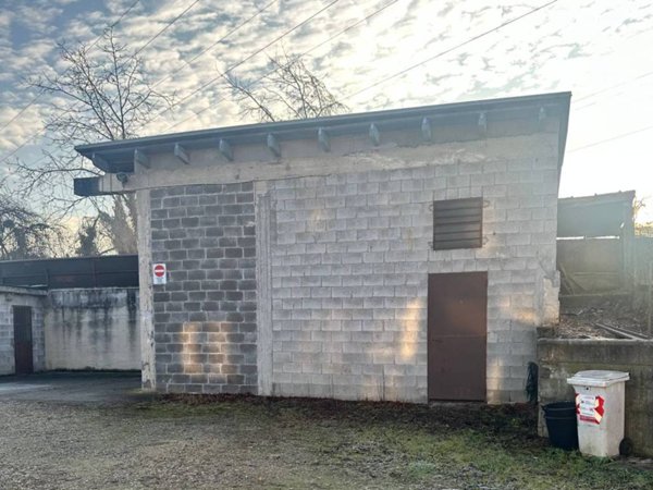 locale di sgombero in affitto a Moncalieri in zona Testona