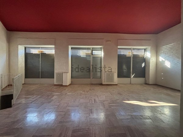 locale commerciale in affitto a Moncalieri