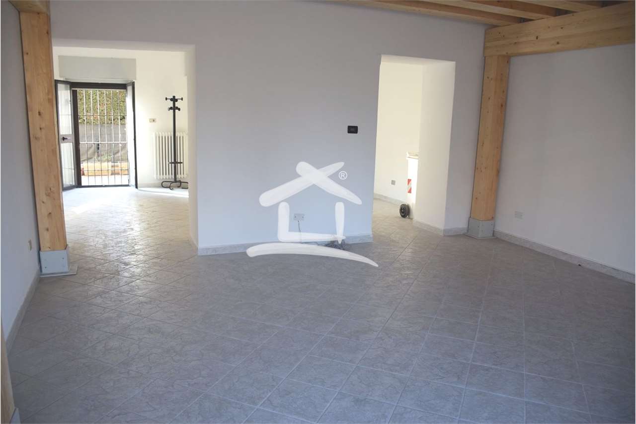 negozio in affitto a Moncalieri